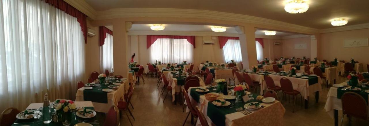 פיוג'י Hotel Universo מראה חיצוני תמונה
